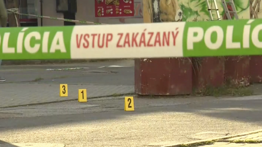 Polícia zasahovala v bratislavskej Petržalke.