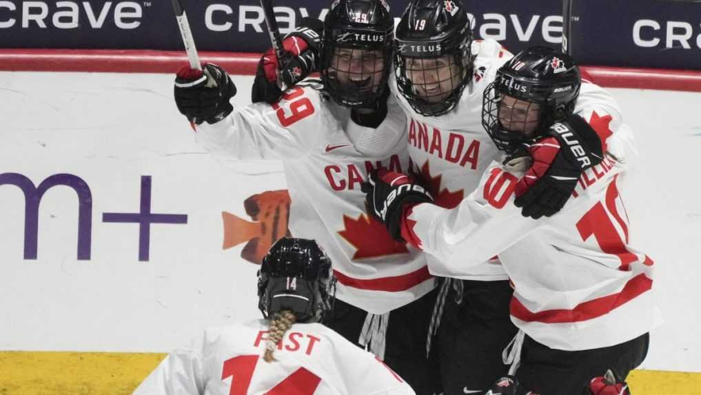 Kanadské hokejistky získali trinásty titul majsteriek sveta. Vo finálovom derby zdolali USA