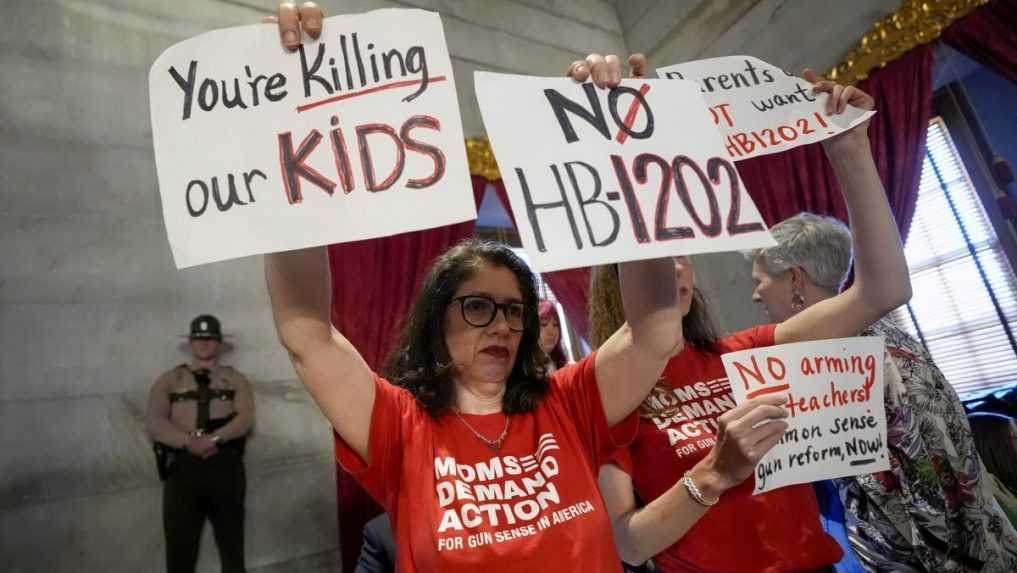 U američkoj saveznoj državi odobrili su kontroverzni prijedlog zakona koji učiteljima dopušta nošenje oružja