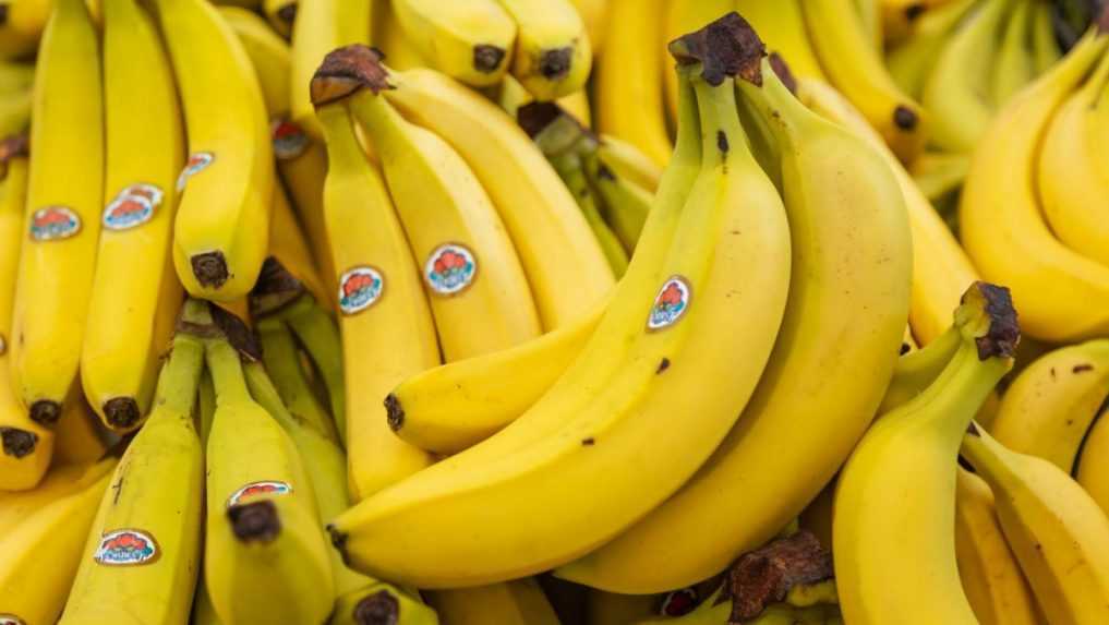 Nemeckých zamestnancov supermarketov čakalo prekvapenie v prepravkách s banánmi. Našli v nich balíky kokaínu