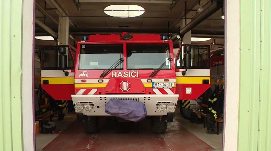 Et hotell sto i brann i Oščadnica, brannmenn fra nærliggende byer måtte også gripe inn på stedet