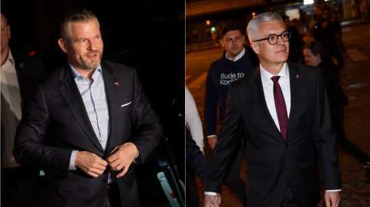 Na snímke zľava prezidentskí kandidáti Peter Pellegrini a Ivan Korčok počas volebnej noci.