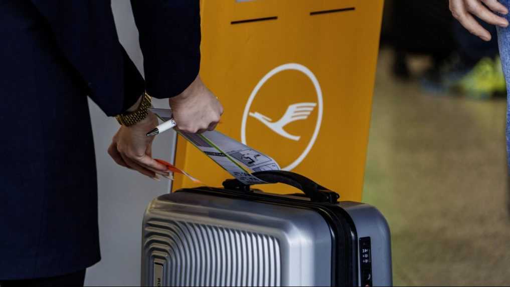 Slováci v zahraničí masovo cestujú domov voliť: Letiská hlásia nápor