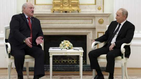 Na snímke Vladimir Putin a Alexander Lukašenko.