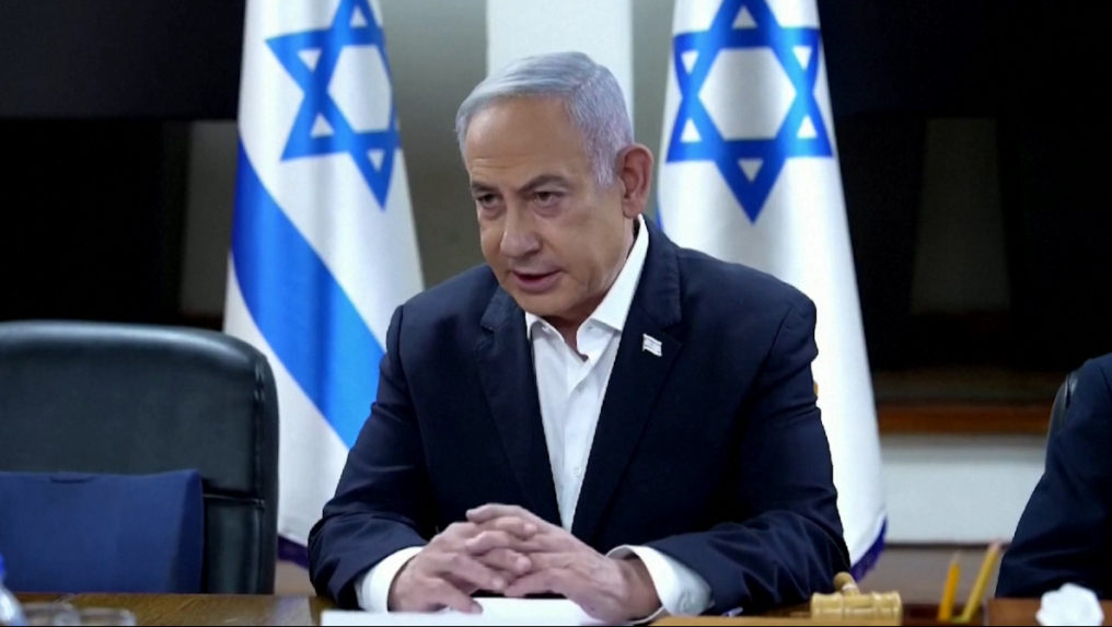 Izrael rozhoduje o odpovedi na iránsky útok. Teherán varuje, že jeho reakcia bude rázna