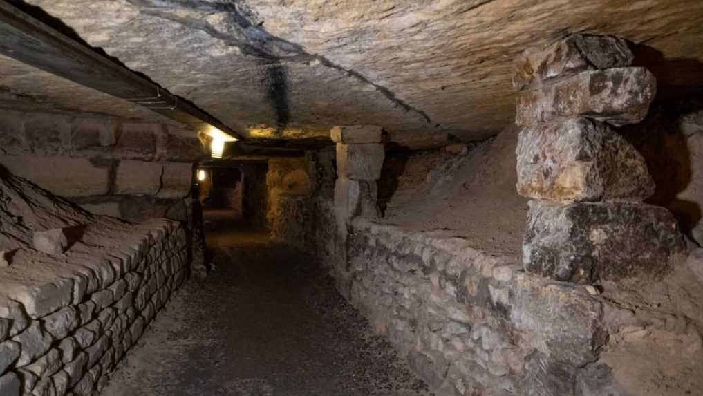 V blízkosti parížskej väznice objavili nelegálny tunel. Súvisieť má so známymi parížskymi katakombami