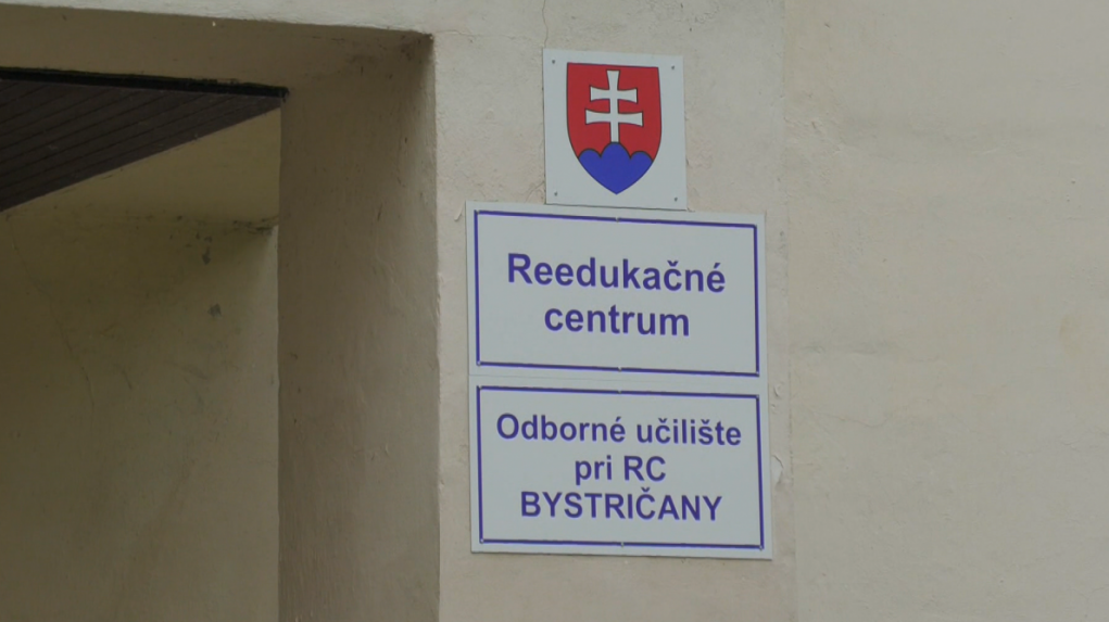 V reedukačnom centre v Bystričanoch malo dochádzať k sexuálnemu násiliu, tvrdia opoziční poslanci