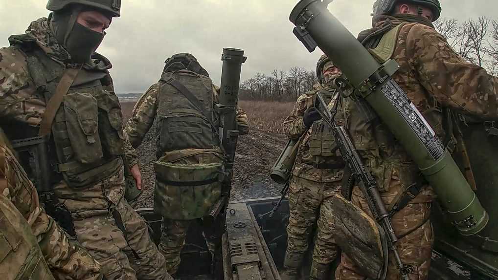 Situácia na východnom fronte sa výrazne zhoršila, Rusko zosilnelo útoky, vyhlásil ukrajinský veliteľ Syrskyj