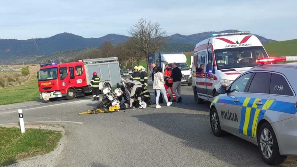 Ďalšia nehoda v Spišskom Podhradí: Na križovatke pod hradom zasahovali hasiči