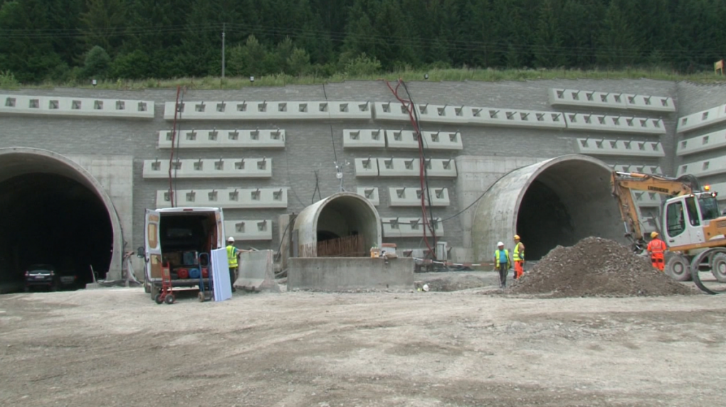 Štát chce rýchlejšiu dostavbu tunela Višňové a je ochotný zaplatiť viac. Stavbári však hlásia ďalší problém