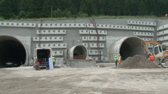 Výstavba tunela Višňové.