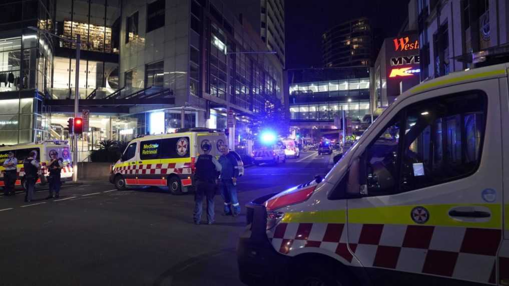 Útok nožom v Sydney neprežilo šesť osôb, polícia páchateľa zastrelila