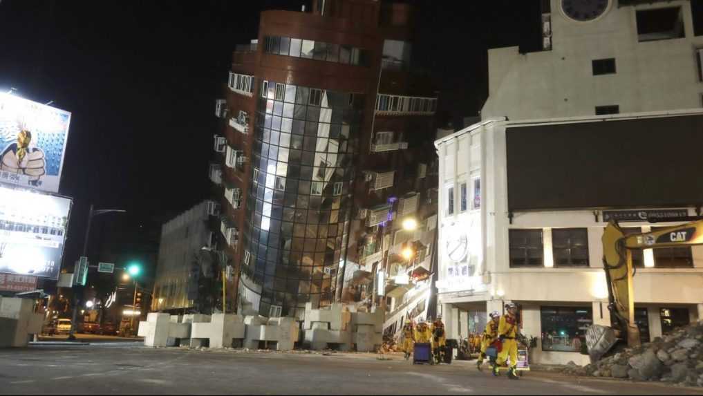 Ničivé zemetrasenie na Taiwane, úrady hlásia niekoľko obetí a stovky zranených