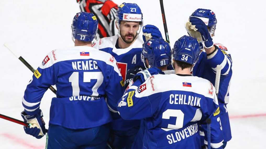 Slovenskí hokejisti po vydarenej prvej tretine vyhrali v prípravnom zápase pred MS proti Poľsku