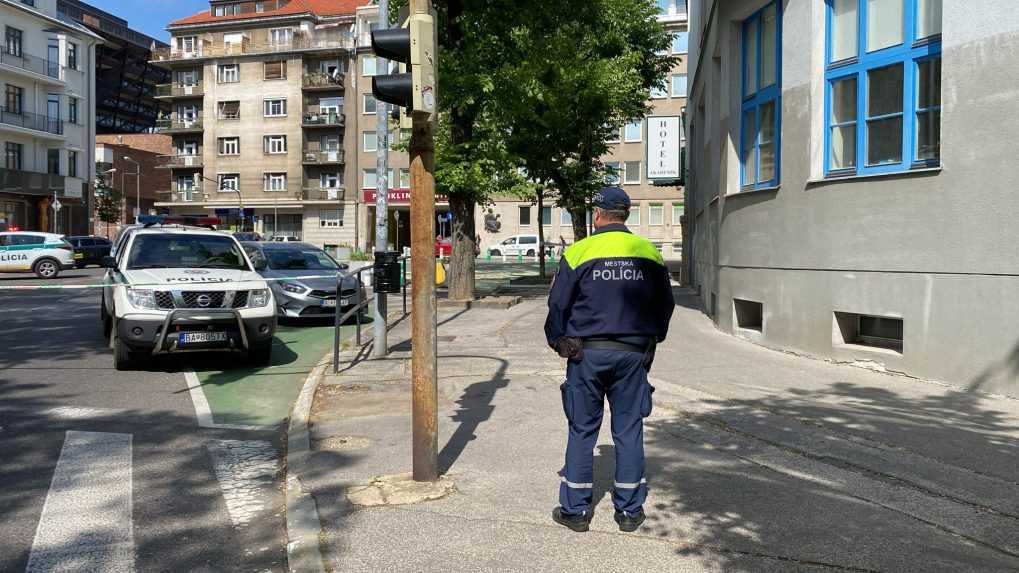 Policajt v okolÃƒÂ­ STU v Bratislave.