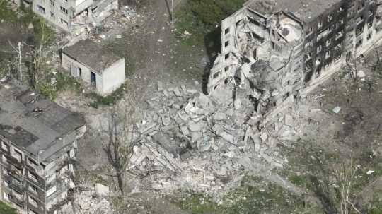 Ilustračná snímka z bombardovania Ukrajiny.
