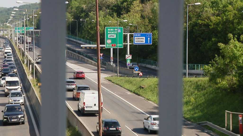 Dlhé procesy a drahé kilometre: Na diaľnice sme z EÚ dostali miliardy eur, západ a východ krajiny však stále nie je prepojený