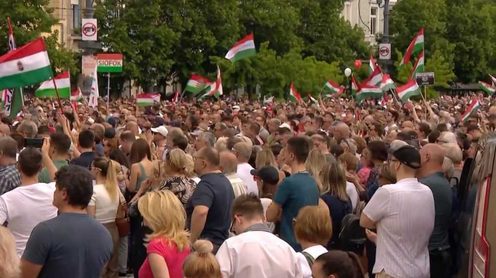 V bašte Orbánovho Fideszu sa konal ďalší protivládny protest