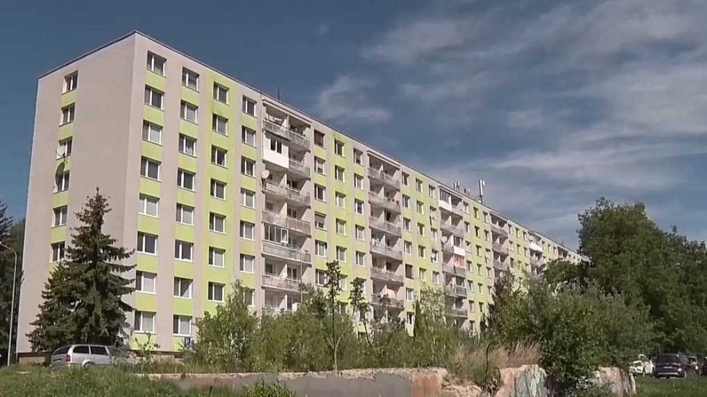 Bývalí vlastníci bytov paneláku v Prešove, ktorý zničil výbuch plynu, sa novej bytovky na rovnakom mieste nedočkajú