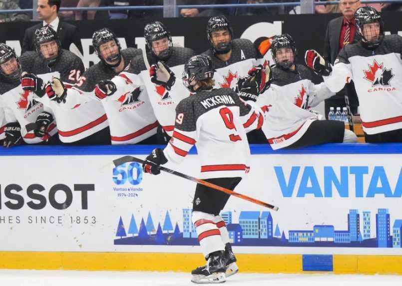 Hokejaši Kanade svladali su branitelje naslova iz SAD-a u uzbudljivoj finalnoj utakmici SP-a do 18 godina