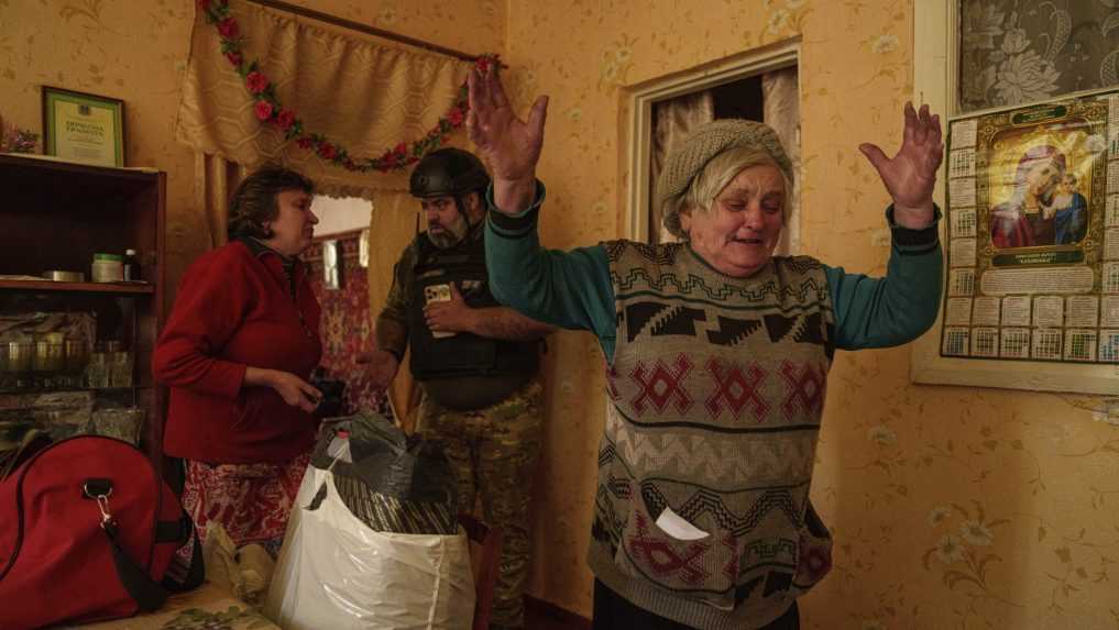 V Charkovskej oblasti zadržiavajú rukojemníkov a zabíjajú ich, vyhlásila Ukrajina o ruskej armáde