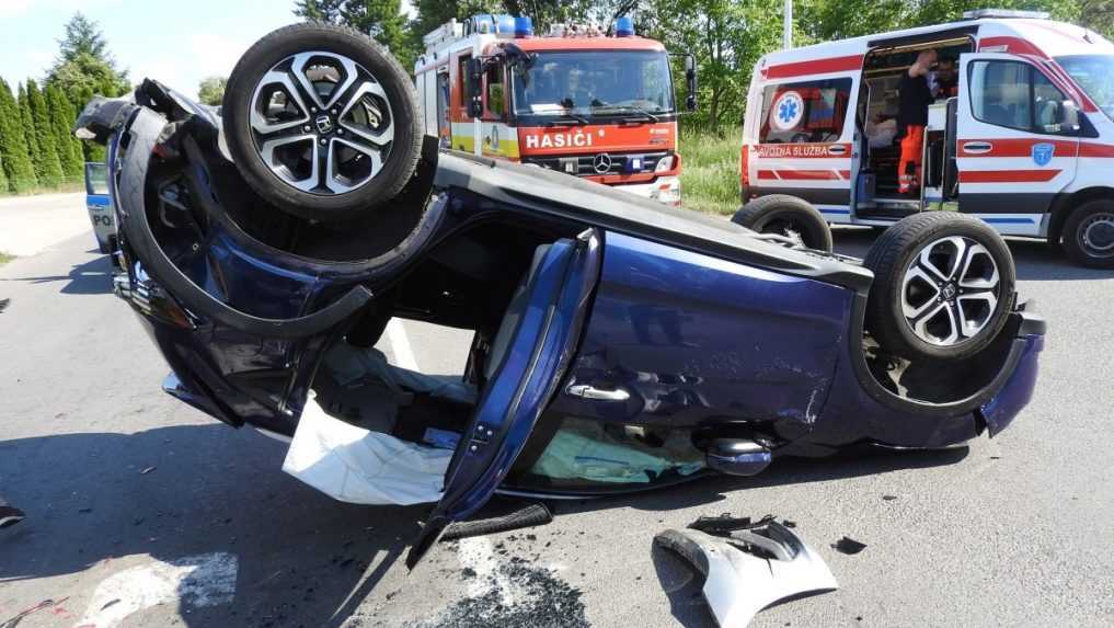 Jedna križovatka, dve dopravné nehody. Vodiči pri Trakovciach spravili tú istú chybu