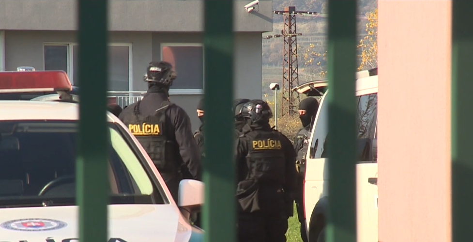 Policajná inšpekcia navrhla obžalovať policajtov okolo Jána Čurillu. Obvinení sa podľa advokáta tešia na súd