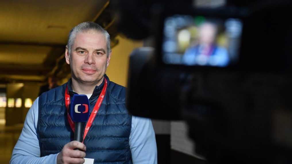 Českého hokejového experta Antoša zrazilo na skútri auto. V nemocnici skončil s vážnym zranením nohy
