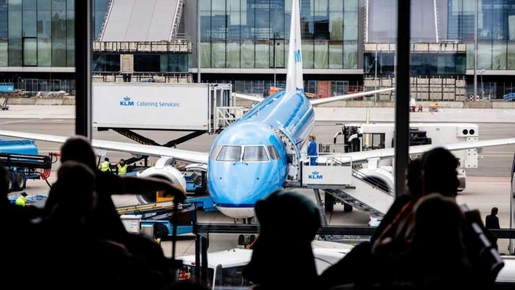 Tragédia na letisku v Amsterdame: Človeka usmrtil bežiaci motor lietadla