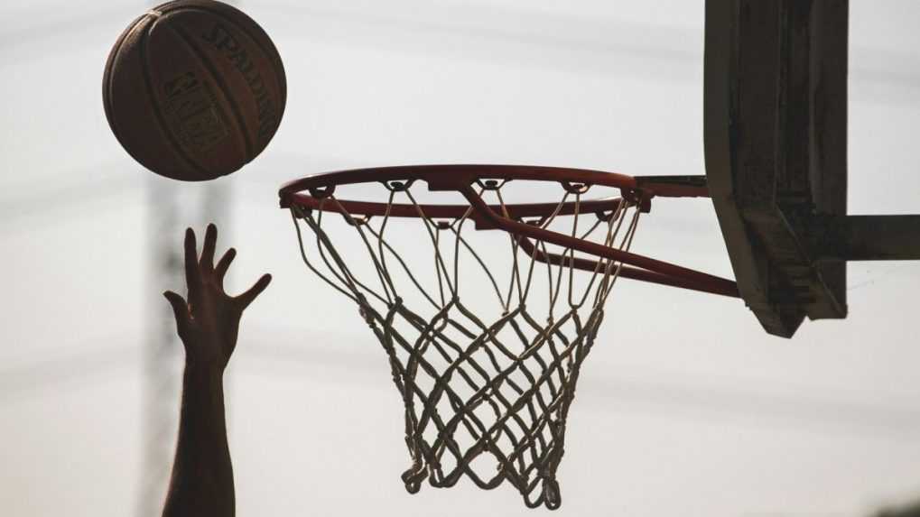 Krajský súd odsúdil basketbalistu, ktorý brutálne napadol protihráča počas zápasu
