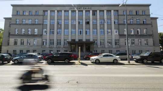 Na snímke budova Justičného paláca, v ktorej sídli Okresný súd Bratislava I a Krajský súd Bratislava na Záhradníckej ulici.
