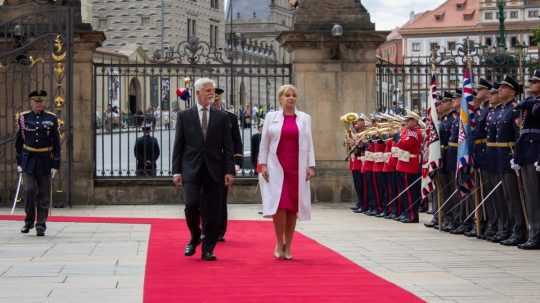 Na snímke sprava český prezident Petr Pavel, slovenská prezidentka Zuzana Čaputová.
