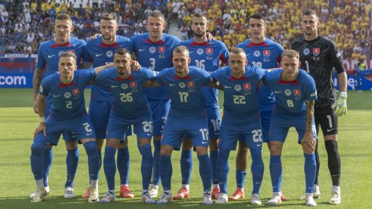 Na snímke slovenskí futbalisti pózujú pred zápasom základnej E-skupiny Slovensko - Rumunsko na ME 2024.
