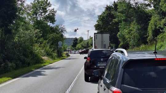 Situácia po dopravnej nehode na Soroške v okrese Rožňava.