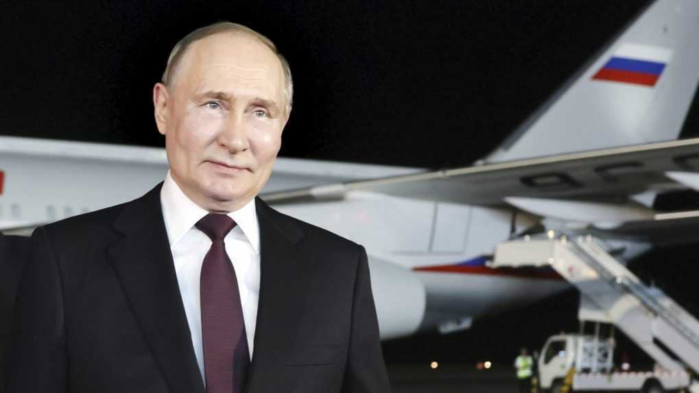 Putin sa bojí lietať vo vlastnej krajine. Jeho lietadlo sprevádza stíhačka
