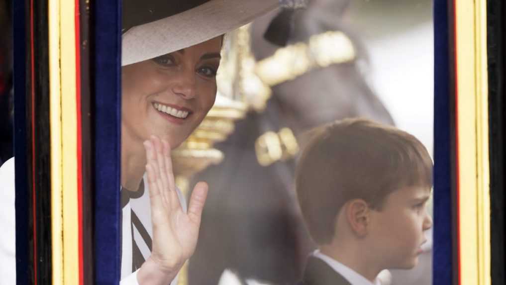 Princezná Kate vystúpila prvýkrát od diagnostikovania rakoviny na verejnosti. V liečbe robí pokroky, ale stále nie je mimo ohrozenia