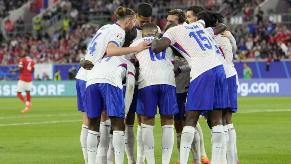 EURO 2024: Francúzi zdolali Rakúšanov, dopomohol im vlastný gól Wöbera