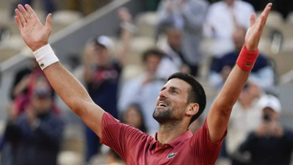 Djokovič bol v osemfinále Roland Garros na pokraji vypadnutia, napokon ide po päťsetovej bitke ďalej  