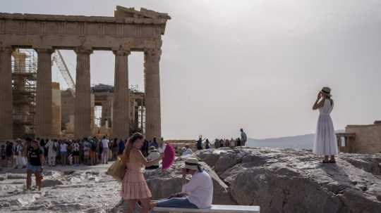 Aténsku Akropolu počas najväčších horúčav zatvorili.