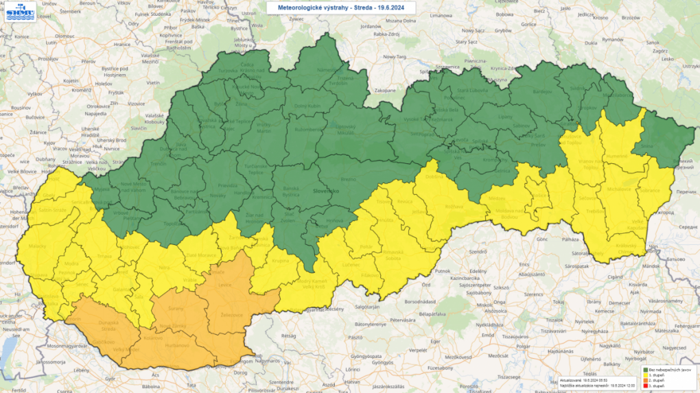 Mapa Slovenska s platnými meteorologickými výstrahami.