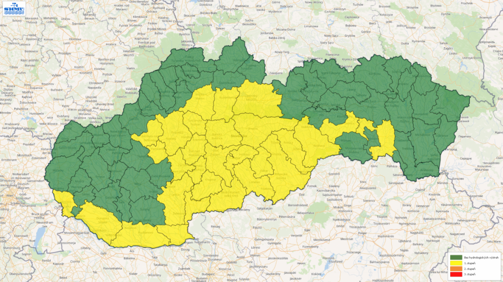 Mapa Slovenska s platnými hydrologickými výstrahami.