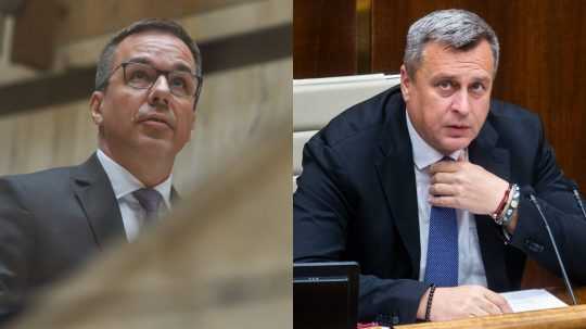 Zľava minister práce Erik Tomáš (Hlas-SD) a predseda SNS Andrej Danko.