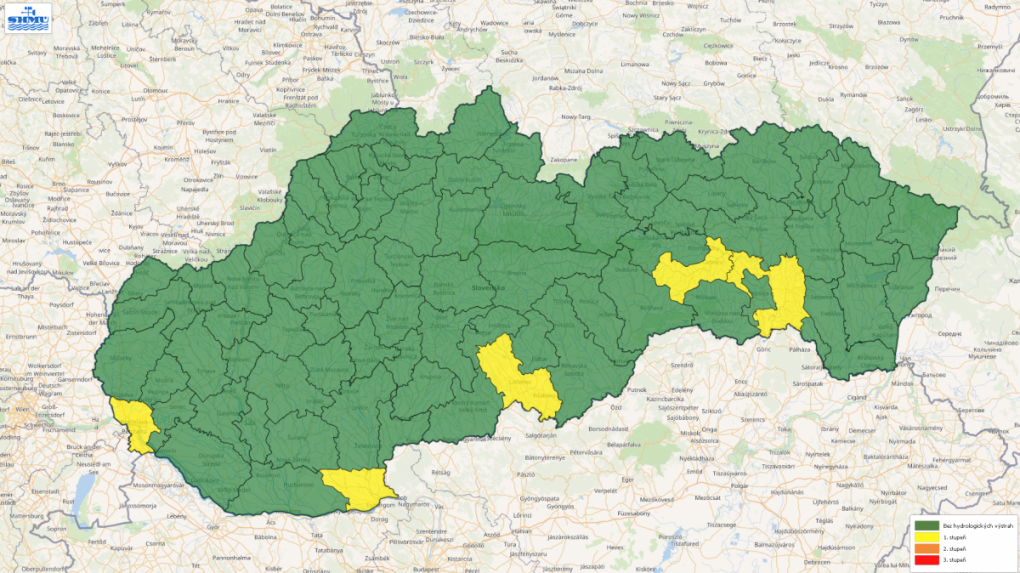 Mapa Slovenska s platnými hydrologickými výstrahami SHMÚ.