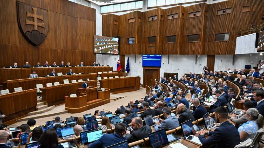 Desiatky verejných funkcionárov nepodali majetkové priznanie. Výbor NR SR začal voči nim konanie