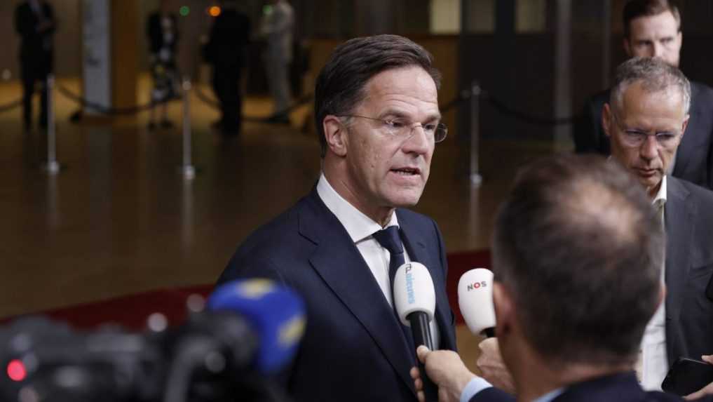 Novým šéfom NATO sa podľa holandskej televízie stane Mark Rutte. Jeho rumunský protikandidát sa má vzdať