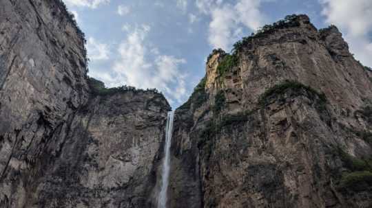 Na snímke vodopád v čínskom horskom parku Jün-tchaj.