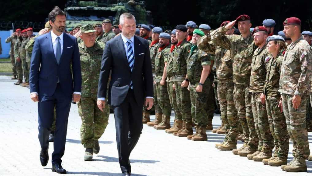 Poslanci NR SR schválili pre vojakov vyššie platy a viac dovolenky