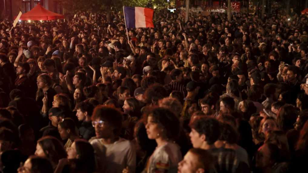 TisÃƒÂ­cky Ã„Â¾udÃƒÂ­ protestovali proti krajnej pravici.