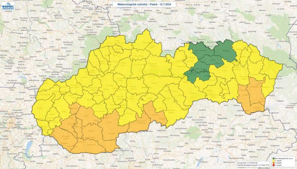 Mapa Slovenska s platnými meteorologickými výstrahami.