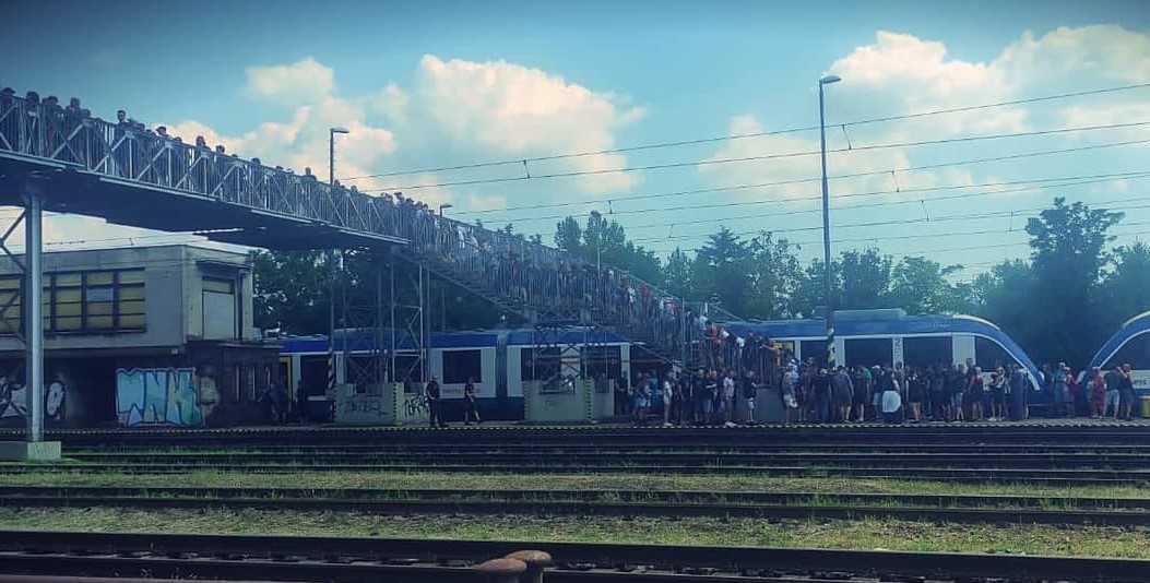 Koncert legendárnej skupiny AC/DC sa blíži. Premávka v okolí je zhustená, upozorňuje polícia